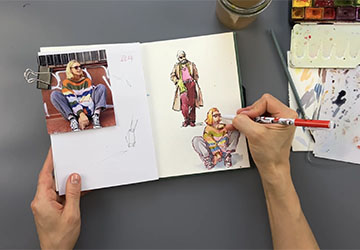 Девушка в полосатом свитере