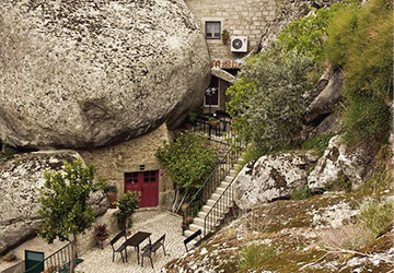 Деревня Монсанту. Историческая справка